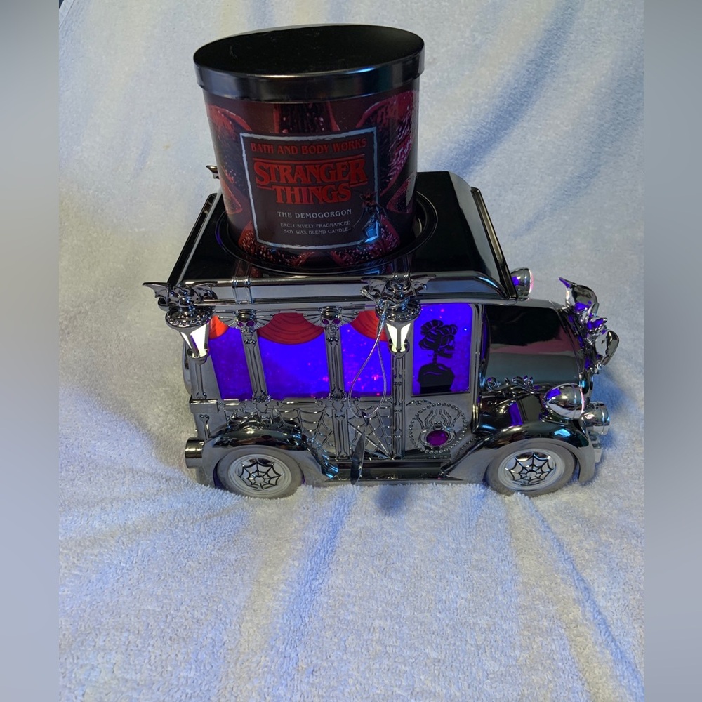 Bath & body works crappy carriage 3 wick candle holder with 1 candle sold out